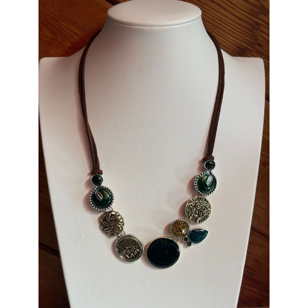 Bohemian  Floral Drip Oil Necklace NWT